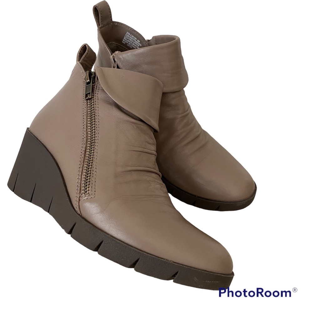 Cliffs Like-New In Box Wedge Boot - image 4